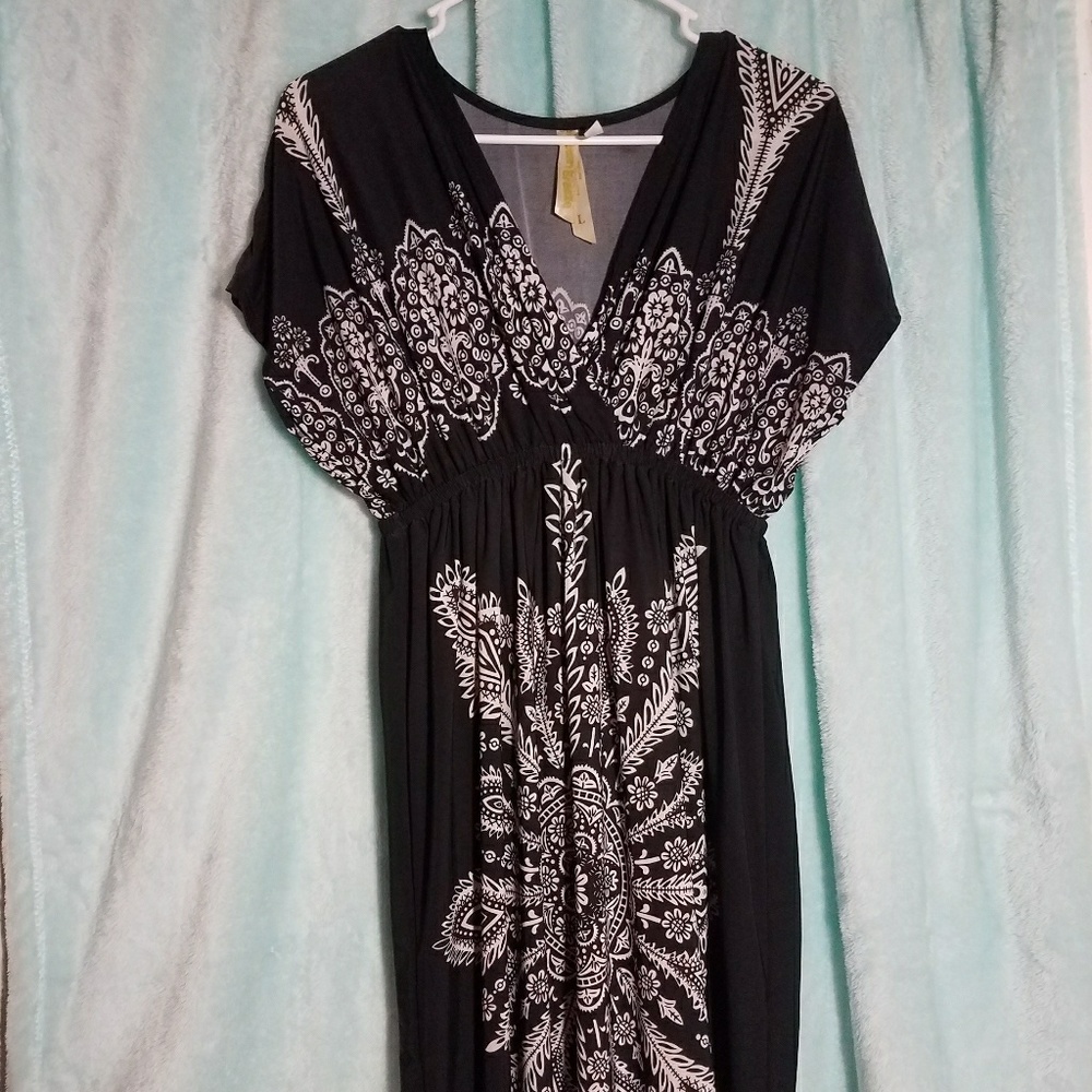 Flowy Black Print Midi Dress